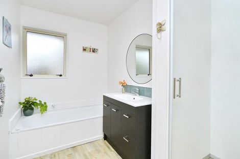 Photo of property in 2/43 Kedleston Drive, Avonhead, Christchurch, 8042