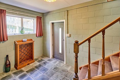 Photo of property in 73 Blue Mountains Road, Pinehaven, Upper Hutt, 5019