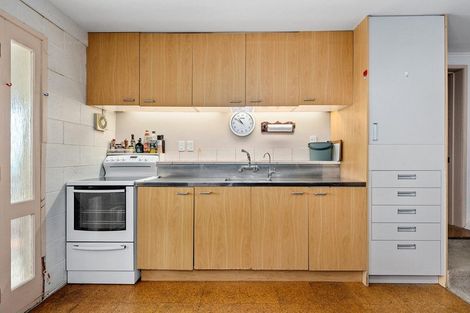 Photo of property in 315 Glenfield Road, Glenfield, Auckland, 0629