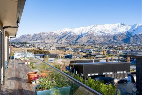 Photo of property in 9 Barclay Place, Wanaka, 9305