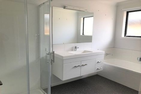 Photo of property in 54 Te Kio Crescent, Papamoa Beach, Papamoa, 3118