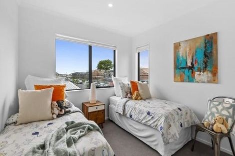 Photo of property in 69 Pepene Avenue, Takanini, 2112