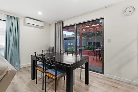 Photo of property in 15 Rosarina Lane, Takanini, 2112