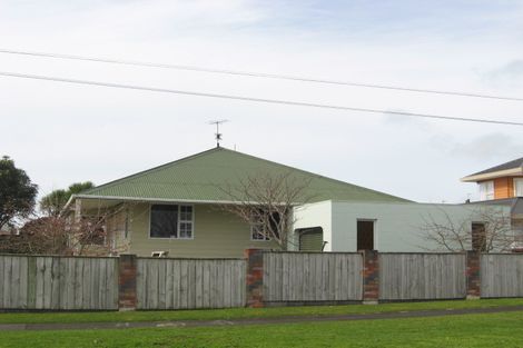 Photo of property in 22 Seymour Street, Waitara, 4320