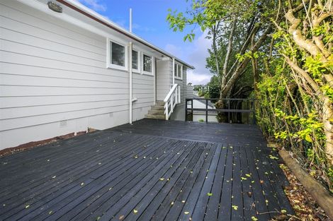 Photo of property in 1/32 Tamahere Drive, Glenfield, Auckland, 0629