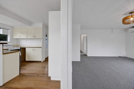 Photo of property in 5 Nikau Street, Inglewood, 4330