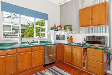 Photo of property in 16 Score Road, Inner Kaiti, Gisborne, 4010