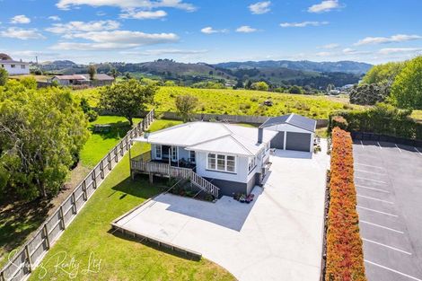 Photo of property in 20 Bickerstaffe Road, Maungaturoto, 0520