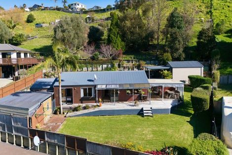 Photo of property in 27 Bateleur Close, Welcome Bay, Tauranga, 3112