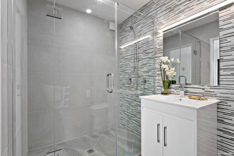 Photo of property in 4c Amerce Place, Highland Park, Auckland, 2010