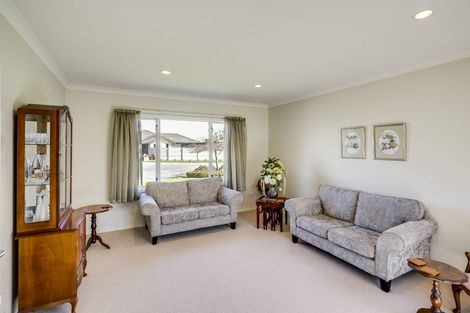 Photo of property in 5 Waimea Way, Poraiti, Napier, 4112