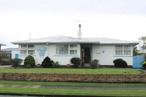 Photo of property in 37 Tiraumea Drive, Pakuranga, Auckland, 2010