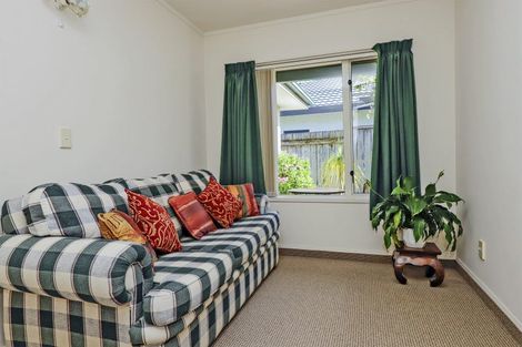 Photo of property in 1b Knightsbridge Place, Taradale, Napier, 4112