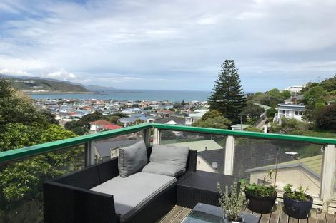 Photo of property in 22 Lerwick Terrace, Melrose, Wellington, 6023