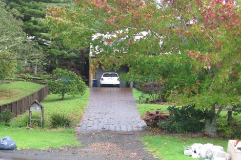 Photo of property in 221 Woodlands Park Road, Titirangi, Auckland, 0604