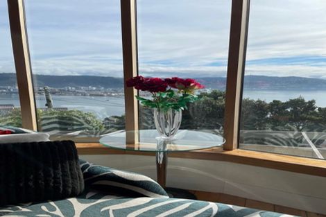 Photo of property in 17 Palliser Road, Roseneath, Wellington, 6011