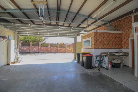 Photo of property in 160 Marine Parade, Bluff, 9814