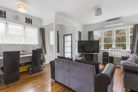 Photo of property in 182 Beach Haven Road, Beach Haven, Auckland, 0626