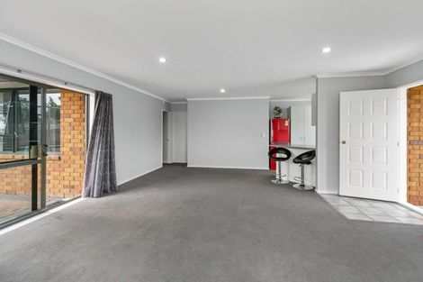 Photo of property in 28 Aldershot Place, Nawton, Hamilton, 3200