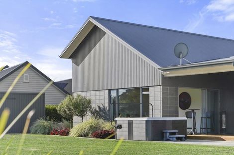 Photo of property in 37 Jarrett Terrace, Leamington, Cambridge, 3432