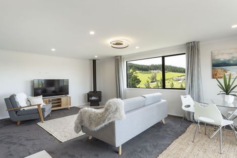 Photo of property in 17 Kingsgate Lane, Waihola, Milton, 9073