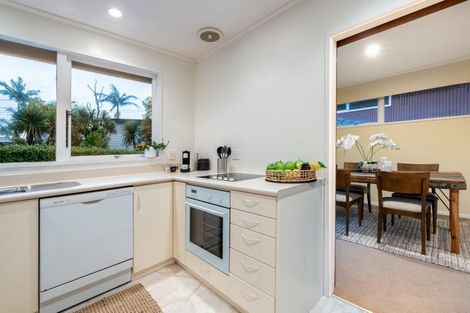 Photo of property in 1/39 View Road, Campbells Bay, Auckland, 0630