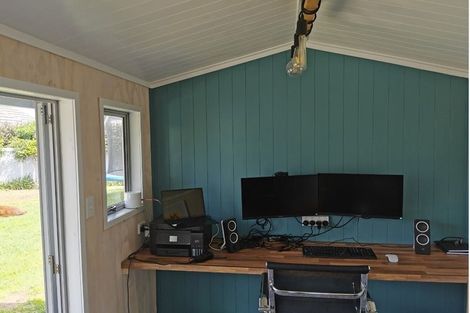 Photo of property in 85 Litten Road, Cockle Bay, Auckland, 2014