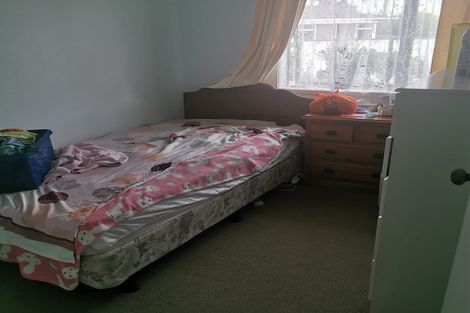 Photo of property in 1/52 Sunderlands Road, Half Moon Bay, Auckland, 2012