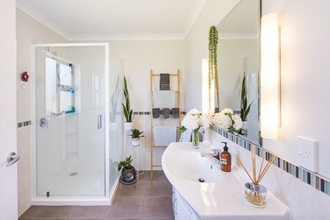 Photo of property in 29 Chestnut Close, Kelvin Grove, Palmerston North, 4414