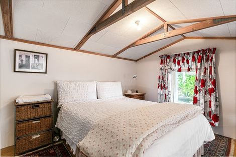 Photo of property in 8 Tetley Road, Surfdale, Waiheke Island, 1081