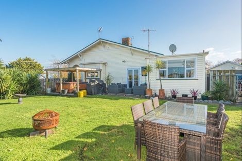 Photo of property in 12 Carlton Avenue, Gonville, Whanganui, 4501
