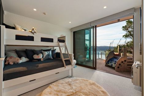 Photo of property in 34 Lookout Road, Roseneath, Wellington, 6021