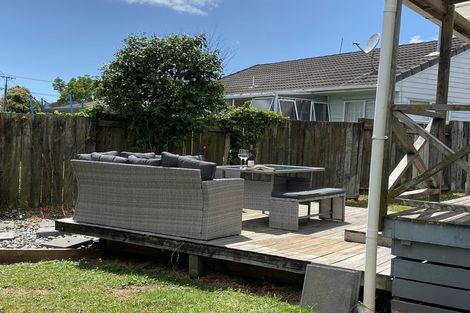 Photo of property in 2/12 Duncan Avenue, Te Atatu South, Auckland, 0610