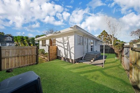 Photo of property in 11a Sharivari Place, Conifer Grove, Takanini, 2112