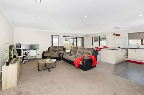 Photo of property in 37a Beach Road, Pahurehure, Papakura, 2113