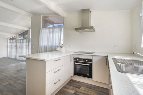 Photo of property in 328 Roscommon Road, Clendon Park, Auckland, 2103