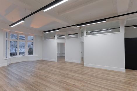 Photo of property in 1e Queen Street, New Plymouth, 4310