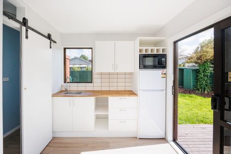 Photo of property in 9 Shamrock Street, Takaro, Palmerston North, 4412