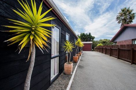 Photo of property in 18 Wood Leigh, Paraparaumu Beach, Paraparaumu, 5032