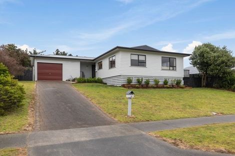 Photo of property in 4 Gates Road, Waikanae Beach, Waikanae, 5036