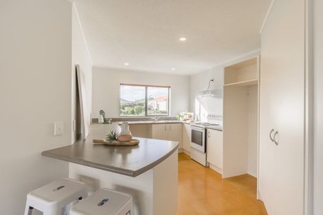 Photo of property in 16 Beachwater Grove, Paraparaumu Beach, Paraparaumu, 5032