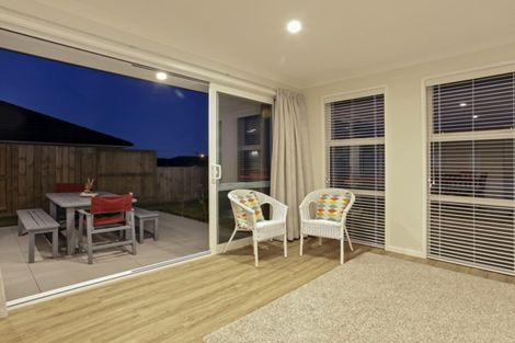 Photo of property in 77 Bert Wall Drive, Omokoroa, 3114