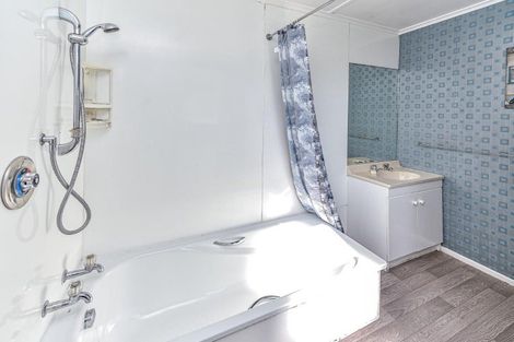 Photo of property in 12 Morgan Street, Castlecliff, Whanganui, 4501