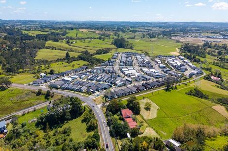 Photo of property in 33 Red Hills Road, Massey, Auckland, 0614