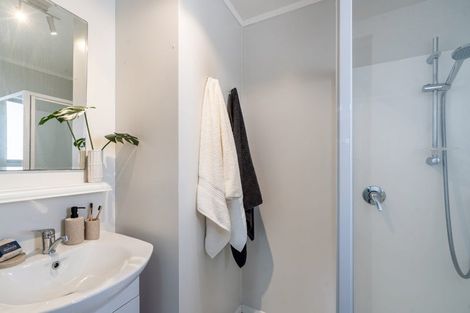 Photo of property in 2/14 Charles Street, Hauraki, Auckland, 0622