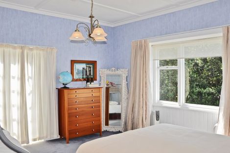 Photo of property in 11 Penguin Street, Leigh, 0985