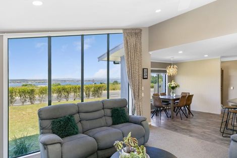 Photo of property in 208 Acacia Bay Road, Nukuhau, Taupo, 3330