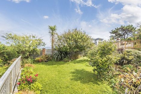 Photo of property in 156 Nevay Road, Karaka Bays, Wellington, 6022