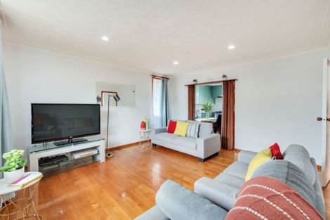Photo of property in 120 Mahia Road, Manurewa, Auckland, 2102