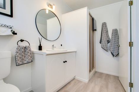 Photo of property in 2 Fern Grove, Taradale, Napier, 4112